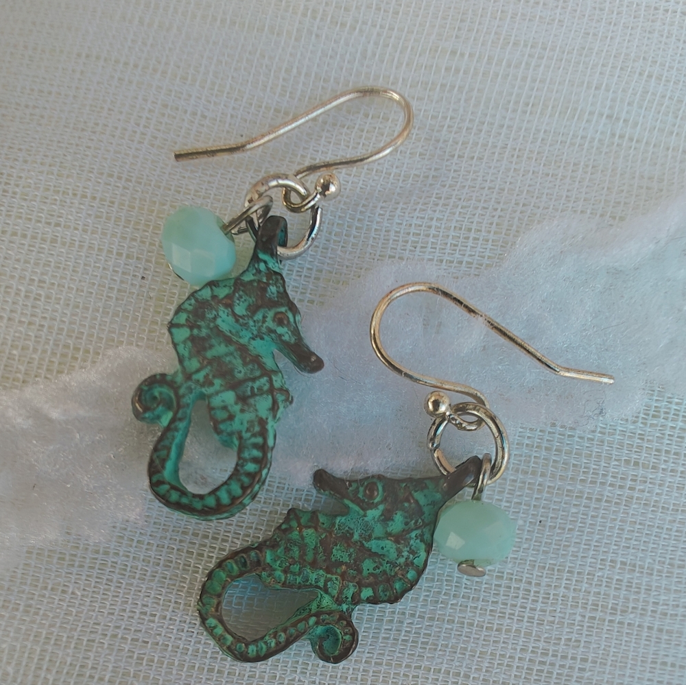 SOLD...Patina'd seahorse earrings.new - Picture 1 of 1